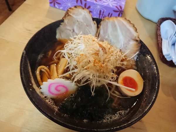 「荒煮干しそば 650円」@煮干し中華専門店 つじ製麺所の写真