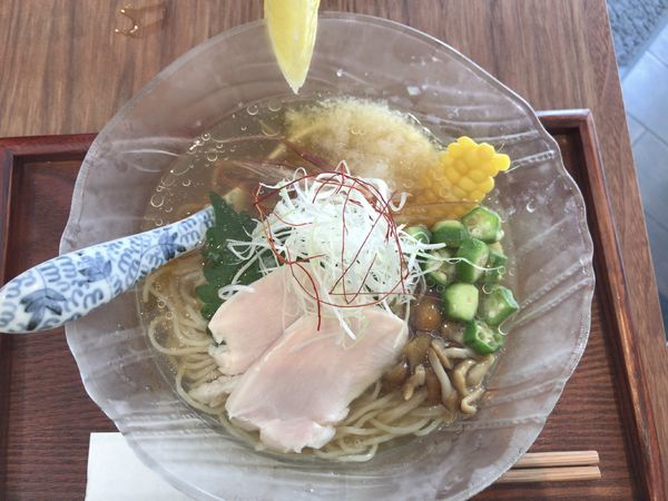 「冷やし魚介だし汁800円」@メンドコロ Kinariの写真