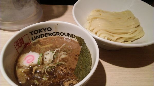 「つけめん（濃厚）830円」@TOKYO UNDER GROUND RAMEN 頑者の写真