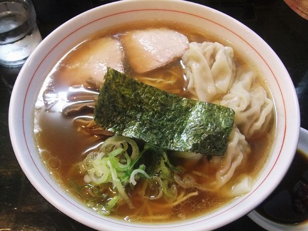 「ワンタンめん3個入り（900円）」@よってていの写真