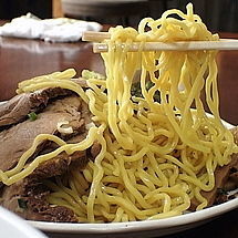 「チャーシューつけ麺1100円＋中盛100円」@鎌倉家の写真