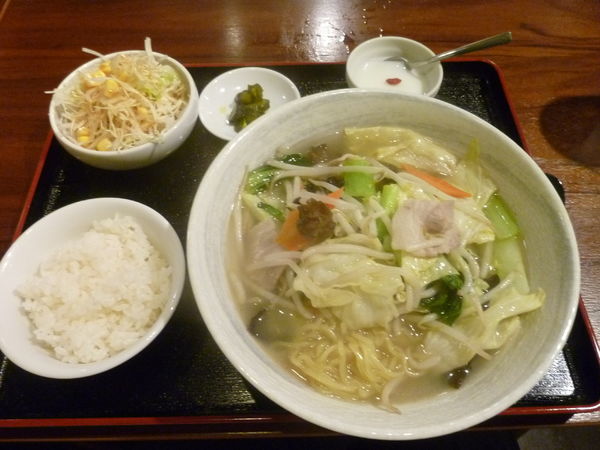 「野菜塩たんめん」@中華料理 楽道の写真