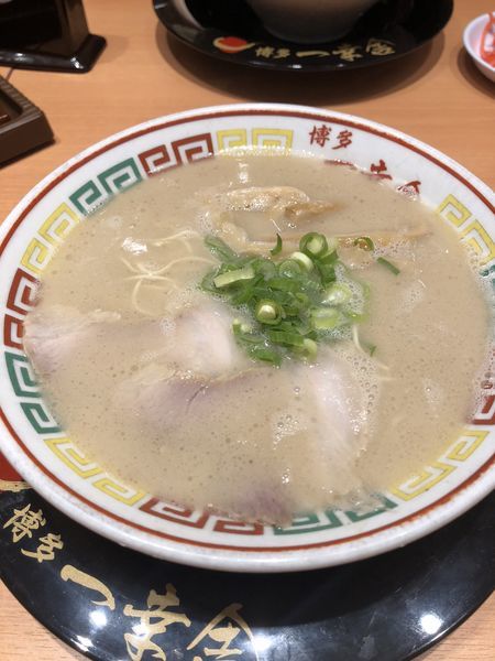 「豚骨ラーメン」@博多一幸舎 福岡空港国内ターミナル店の写真