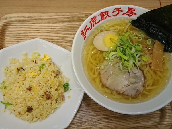 「らーめん半炒飯セット ￥1069」@紅虎餃子房 イオンモール日の出店の写真