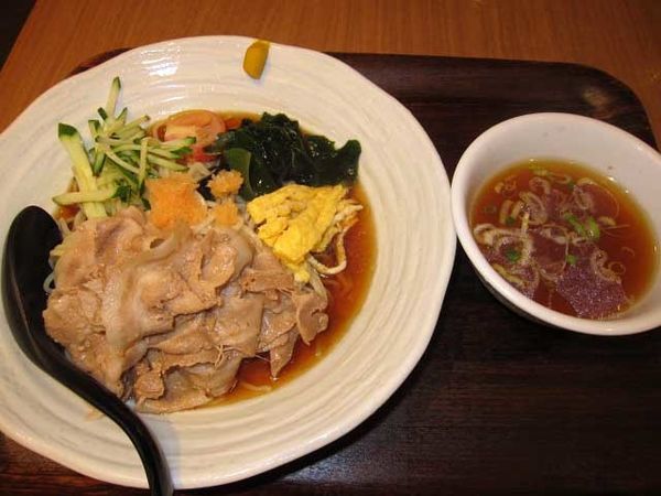 「肉冷し　880円」@麺処直久 新橋店の写真