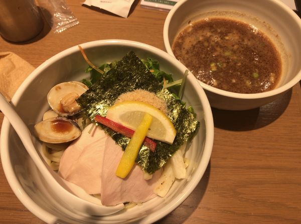 「鶏と蛤の濃厚つけ麺880円」@むぎとオリーブ さいたま新都心店の写真