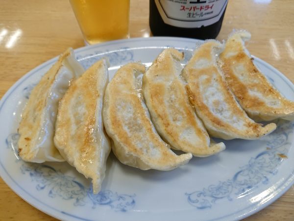 「焼餃子237円＋冷し中華669円 他」@ぎょうざの満洲 東久留米駅前店の写真