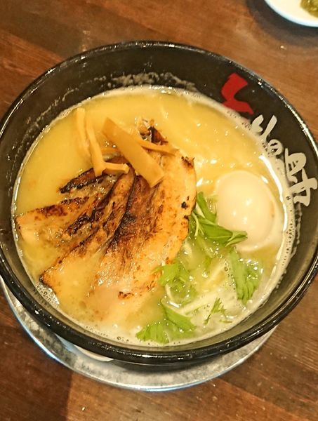 「味玉濃厚鶏そば+肉増し」@とりの助 上里店の写真