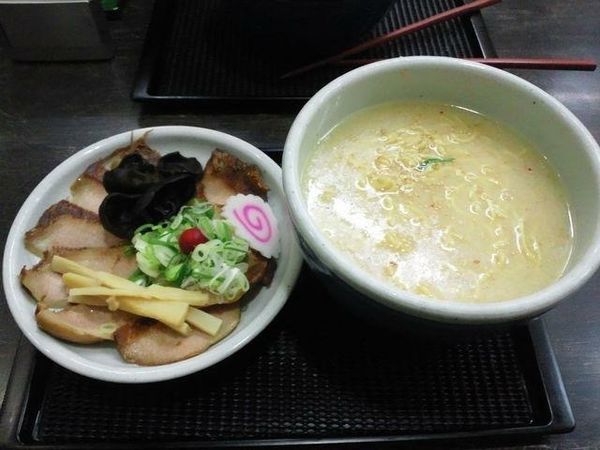 「とろ肉らーめん 塩 大盛」@らーめん 山頭火 旭川本店の写真