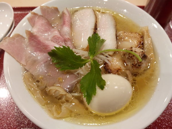 「味玉イリコそば+3種チャーシュー増」@麦と麺助 新梅田中津店の写真