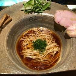 メロウ 醤油拉麺
