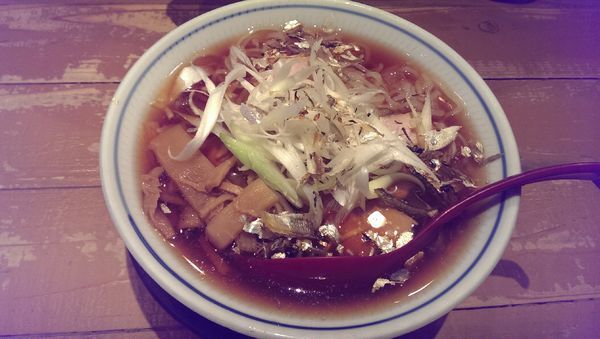 「冷し煮干そば、大盛」@ラーメン凪 下北沢店の写真