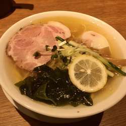 冷やし温玉イリコそば