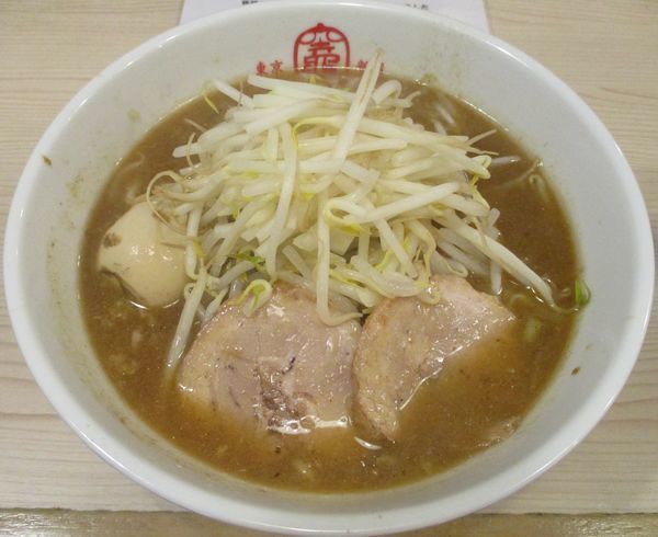 「しょうゆらー麺+くんたま　710円+100円」@竃TOKYOの写真
