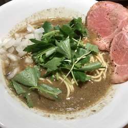 濃厚烏賊煮干し中華そば