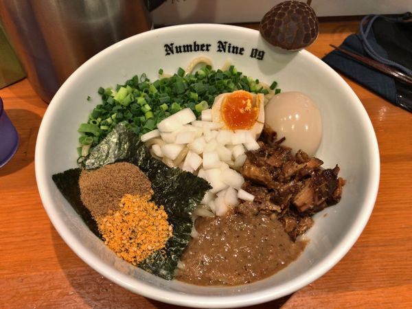 「油そば＋味玉」@麺Dining Number Nine 09の写真