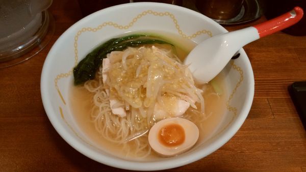 「冷やし鶏塩生姜ラーメン」@カンフーキッチン 神田店の写真