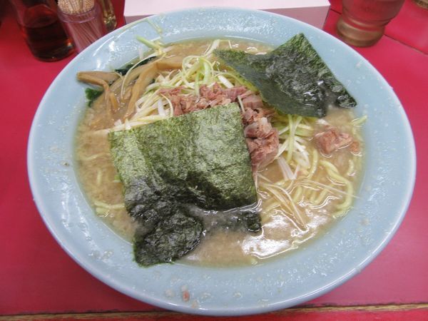 「ネギラーメン（６２０円）＋中盛１００円」@ラーメンショップ 牛久結束店の写真