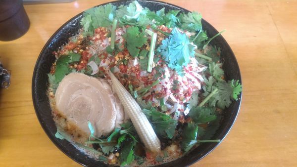 「蠍パクチー（中盛）カラ増・シビ増」@Japanese soba Noodles 蠍の写真