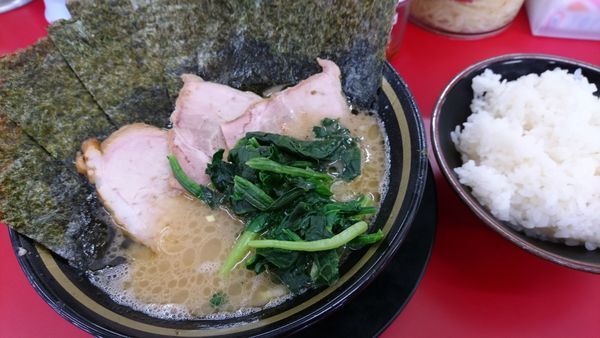 「塩チャーシュー810円+海苔100円+ライス120円」@家系ラーメン 王道 いしいの写真