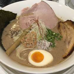 鶏濃厚ラーメン