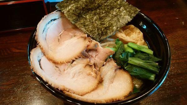 「豚骨しょうゆ『背脂をそえて』850円」@麺屋 いいづかの写真