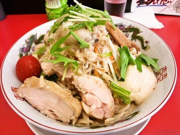 「冷やし中華+豚1枚+うずらの卵」@鷹の目 獨協大学前本店の写真