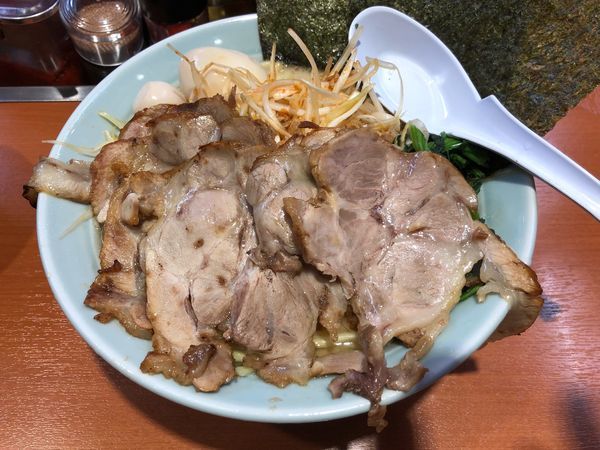 「ネギチャーシュー」@横浜家系ラーメン 新宿小滝橋 魂心家の写真