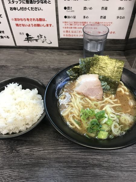 「ラーメンと飯ならココ！」@博多無邪気の写真