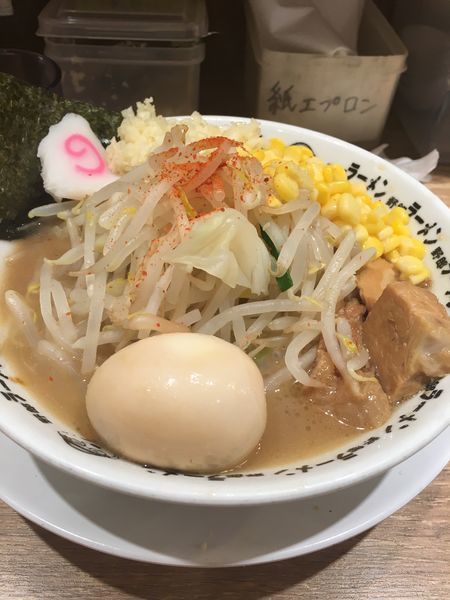 「子豚ラーメン」@野郎ラーメン 新橋駅前店の写真