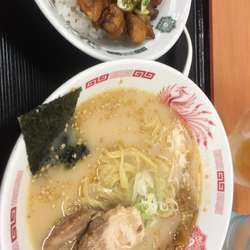 とんこつラーメン、焼き鳥丼セット