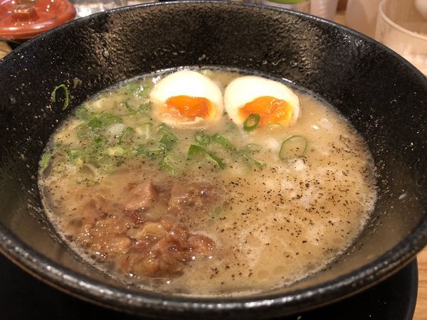 「牛骨白湯ラーメン玉」@人情麺家 牛骨王の写真