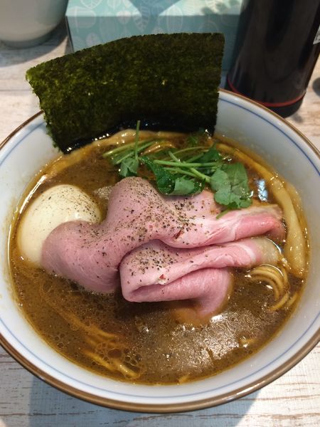 「四つ葉ブラック(限定)850円」@中華そば 四つ葉の写真