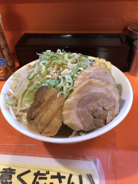 「らーめん〈豚一切れ〉野菜、ニンニク、ネギ、カラメ」@ちばからの写真