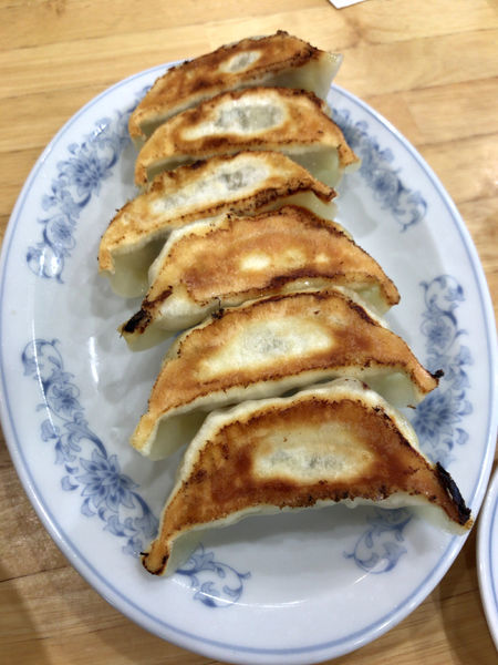 「焼餃子　237円」@ぎょうざの満洲 東明館の写真