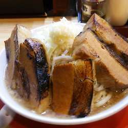 ラーメン 豚増し 炙り アブラ少な目 ニンニク