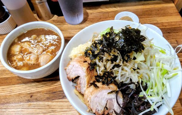 「つけ麺(並) 860円＋豚１枚 100円」@デカ盛り戦隊 豚レンジャーの写真