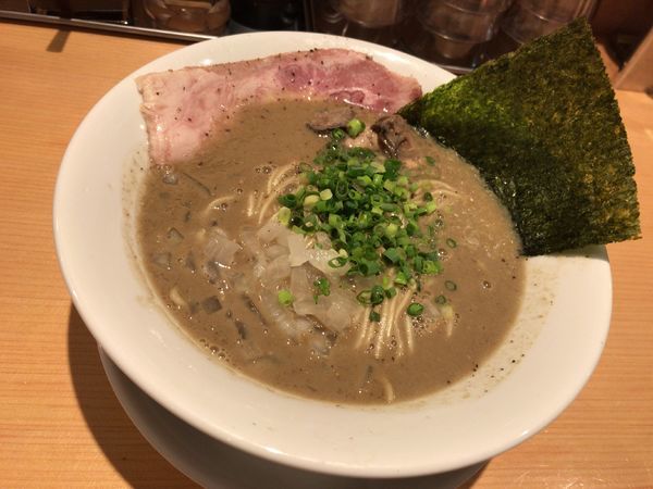 「濃厚牡蠣煮干中華そば」@麺屋 まほろ芭の写真