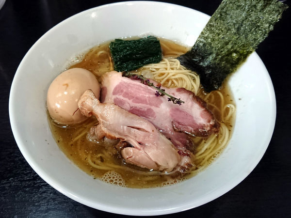 「塩煮干しそば＋味玉＋和え玉(醤油)」@陽はまたのぼるの写真