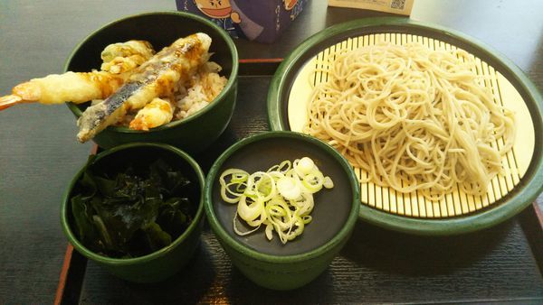 「ミニ海老天丼セット、わかめ（クーポン）」@ゆで太郎 東池袋春日通り店の写真