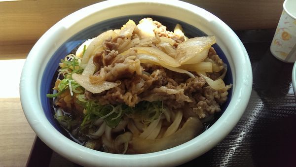 「牛山盛りうどん、得、冷」@丸亀製麺 イオン相模原店の写真