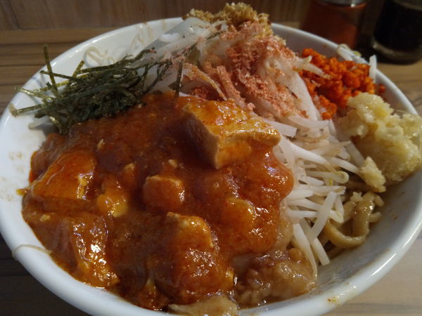 「まぜそばフュージョン」@火の豚 南越谷駅前店の写真