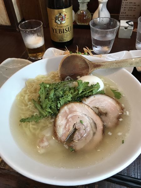 「本丸塩らーめん 塩煮卵トッピング」@横濱元町 塩らー麺 本丸亭 元町店の写真