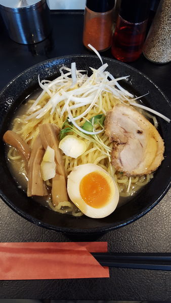 「冷やし塩レモン」@横浜らーめん 源泉 海老名店の写真