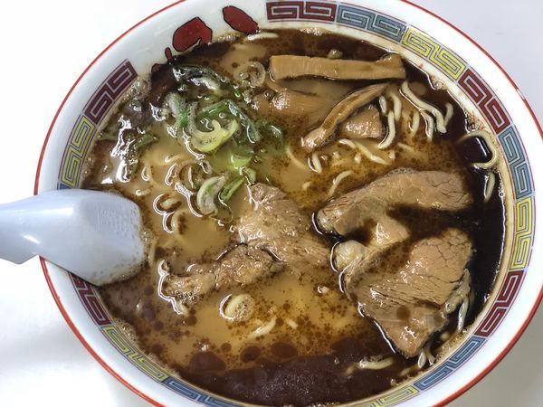 「しょうゆらーめん 750円」@ラーメン 蜂屋 5条創業店の写真