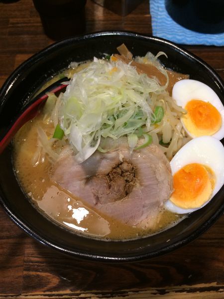 「味噌ラーメン830円・半熟卵100円」@麺処 花田 池袋店の写真