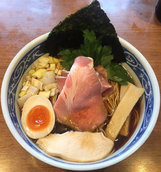 「煮干そば黒醤油690円他」@寿製麺よしかわ 川越店の写真