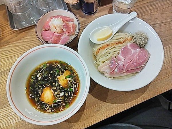 「チャーシューつけそば（軍鶏）＋チャーシュー御飯」@麺尊 RAGEの写真