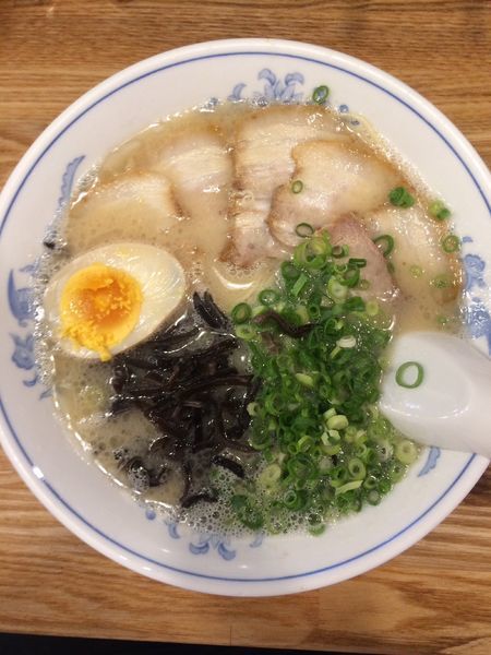 「特製博多ラーメン」@博多ラーメン でぶちゃん 高田馬場本店の写真