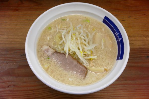 「ゆきラーメン¥650／大盛麺（1.5玉）¥0」@山手ラーメンの写真